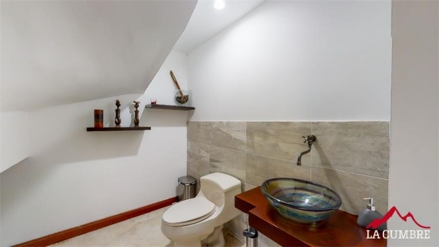 Casa de 4 alcobas en venta en Loma Del Chocho, Envigado, 300 m² · foto 9 de 24