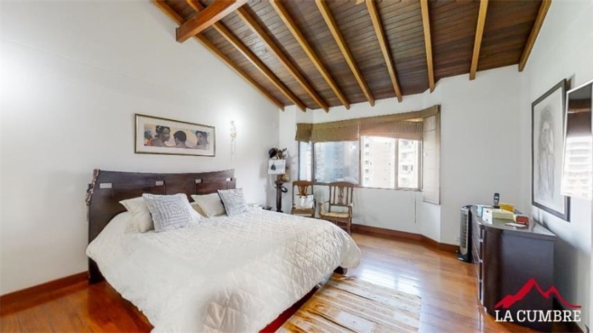 Casa de 4 alcobas en venta en Loma Del Chocho, Envigado, 300 m² · foto 17 de 24