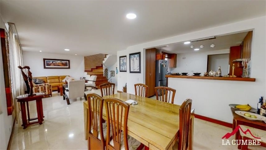 Casa de 4 alcobas en venta en Loma Del Chocho, Envigado, 300 m² · foto 4 de 24