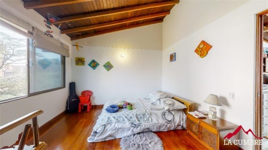 Casa de 4 alcobas en venta en Loma Del Chocho, Envigado, 300 m² · foto 16 de 24