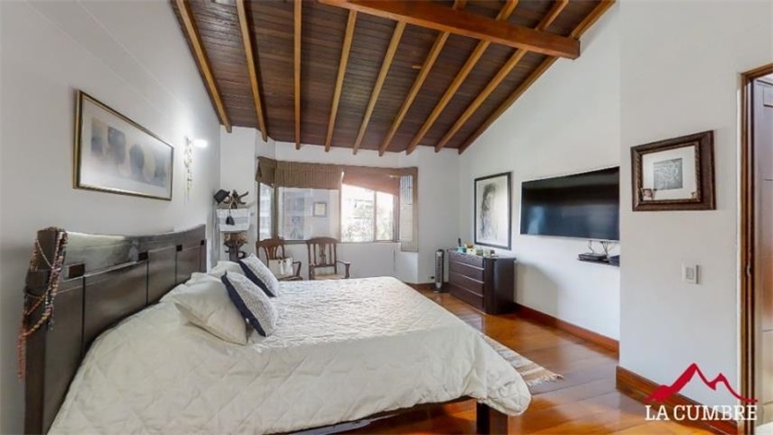 Casa de 4 alcobas en venta en Loma Del Chocho, Envigado, 300 m² · foto 20 de 24