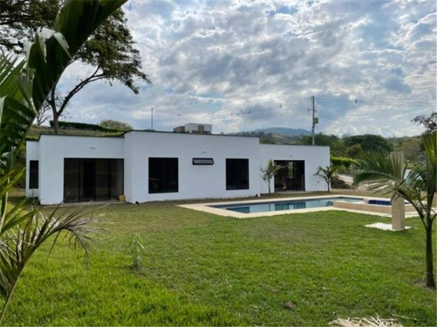 Casa en venta en Kilometro 41, Manizales · foto 2 de 24