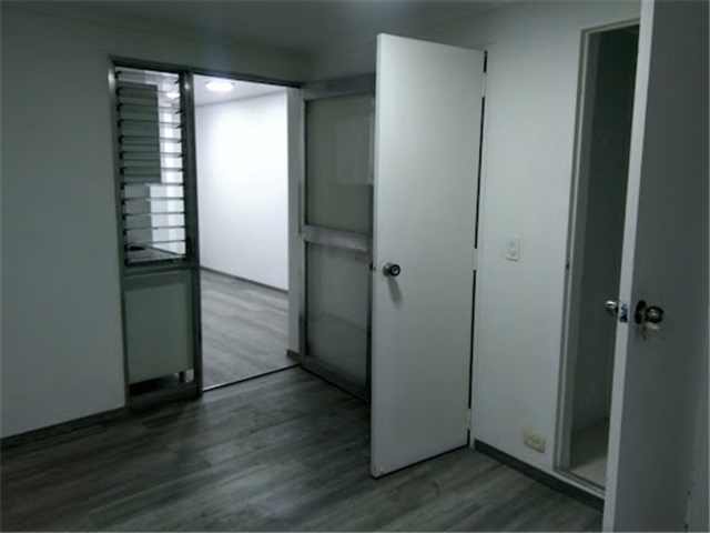 Oficina en arriendo en La Candelaria, Medellín, 38 m² · foto 9 de 15