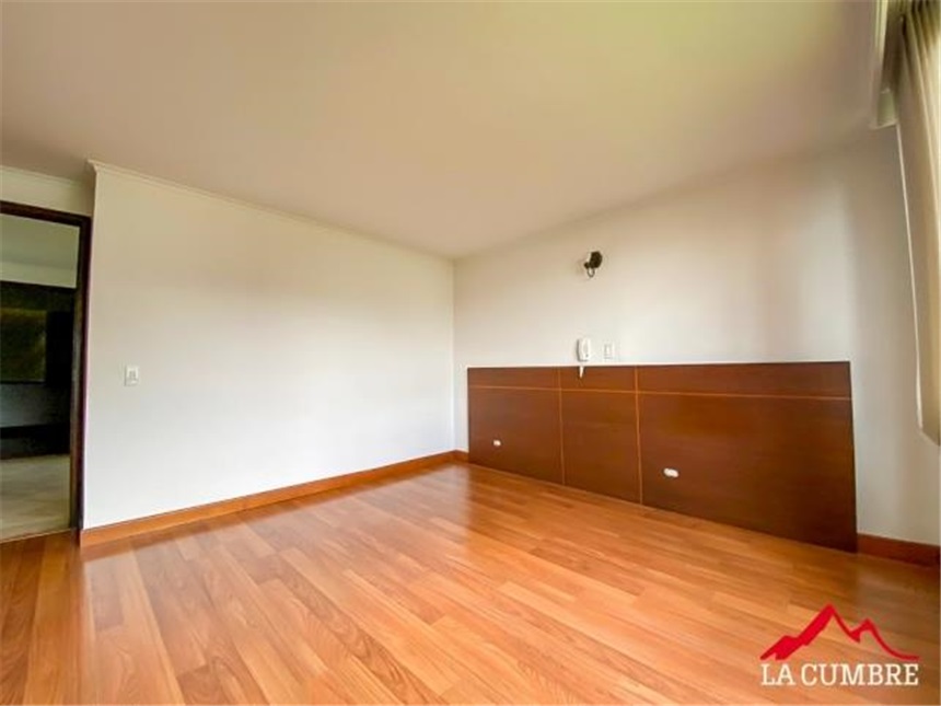 Apartamento de 3 alcobas en arriendo en Lalinde, Medellín, 180 m² · foto 3 de 8