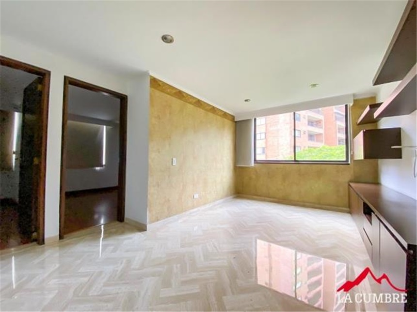 Apartamento de 3 alcobas en arriendo en Lalinde, Medellín, 180 m² · foto 5 de 8