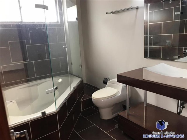 Casa de 3 alcobas en venta en Aves Maria, Sabaneta, 525 m² · foto 2 de 5