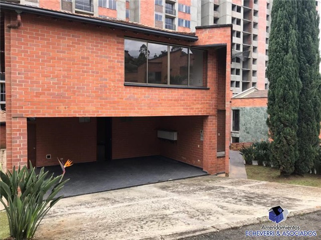 Casa de 3 alcobas en venta en Aves Maria, Sabaneta, 525 m² · foto 5 de 5