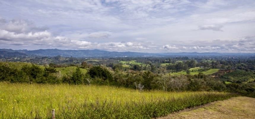 Lote en venta en Guamito, La Ceja, 2326 m² · foto 2 de 15
