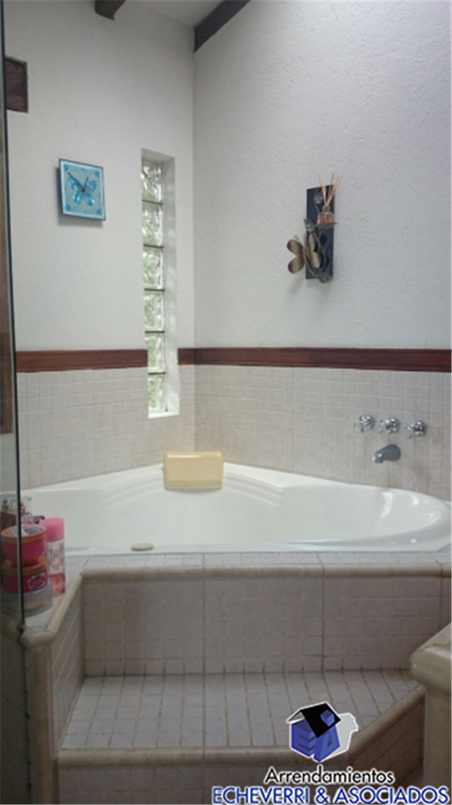 Casa de 5 alcobas en venta en El Salado, Envigado · foto 4 de 21