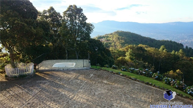 Casa de 5 alcobas en venta en El Salado, Envigado · foto 7 de 21