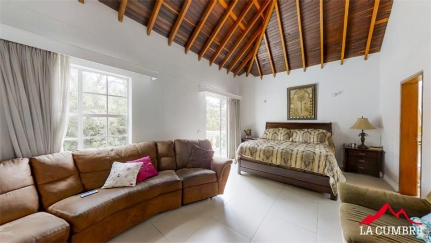 Casa de 3 alcobas en venta en Los Naranjos, Medellín, 375 m² · foto 17 de 22