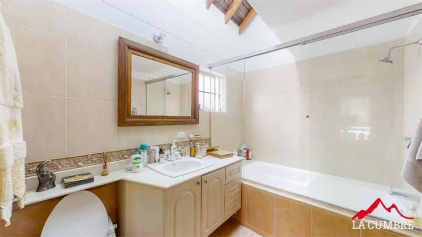 Casa de 3 alcobas en venta en Los Naranjos, Medellín, 375 m² · foto 19 de 22