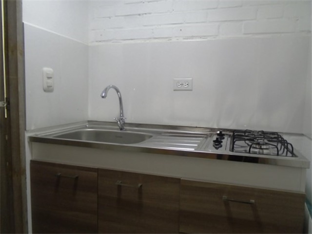 Local en arriendo en Guayabal, Medellín, 27 m² · foto 4 de 5