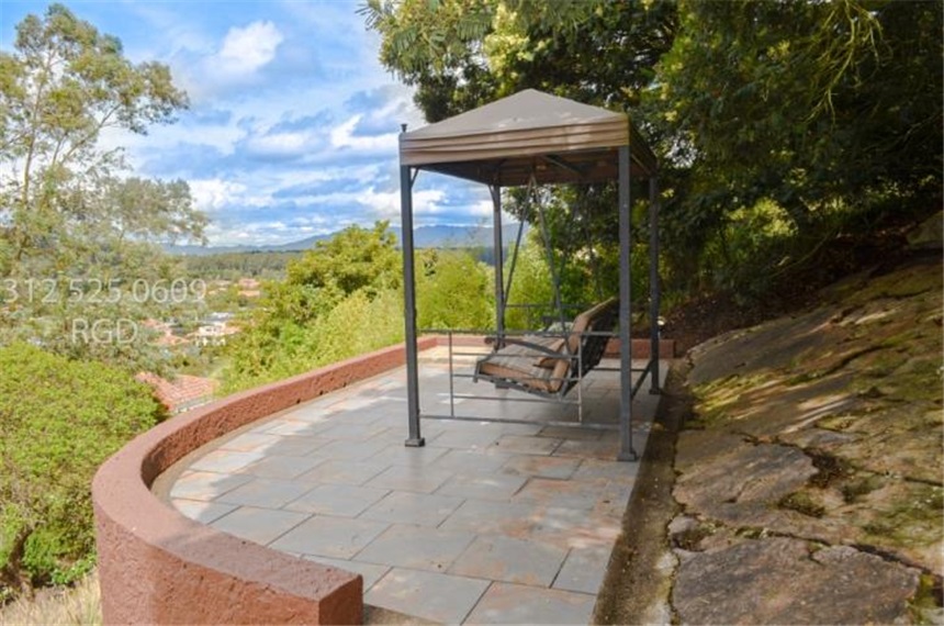 Casa de 5 alcobas en venta en Centro, Sopó, 1330 m² · foto 2 de 24