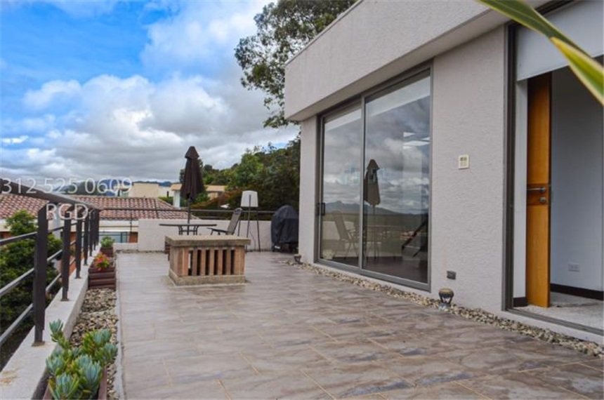 Casa de 5 alcobas en venta en Centro, Sopó, 1330 m² · foto 11 de 24