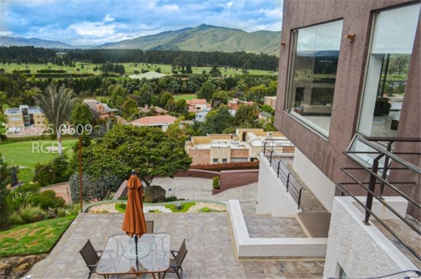 Casa de 5 alcobas en venta en Centro, Sopó, 1330 m² · foto 5 de 24