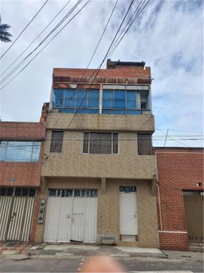Casa en venta en San Bernardo, Bogotá · foto 2 de 16