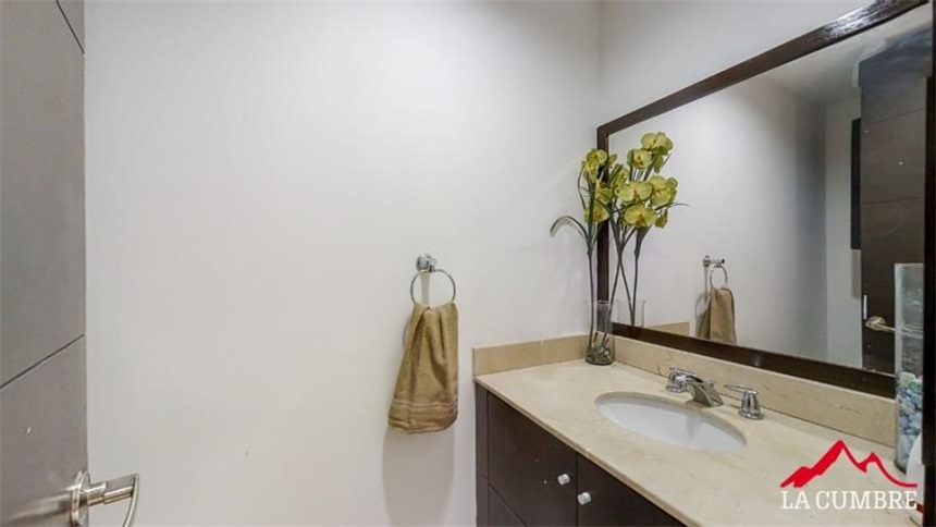 Oficina en venta en Castropol, Medellín, 240 m² · foto 9 de 17