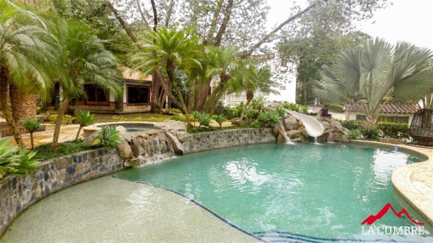 Casa de 20 alcobas en venta en Loma Del Chocho, Envigado, 498 m² · foto 13 de 24