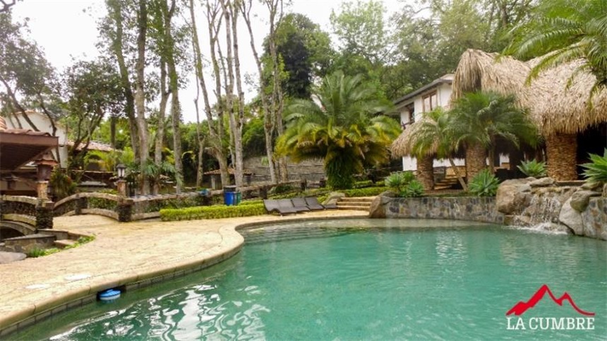 Casa de 20 alcobas en venta en Loma Del Chocho, Envigado, 498 m² · foto 12 de 24