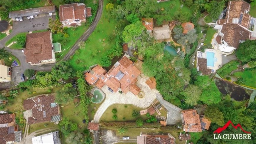 Casa de 20 alcobas en venta en Loma Del Chocho, Envigado, 498 m² · foto 6 de 24