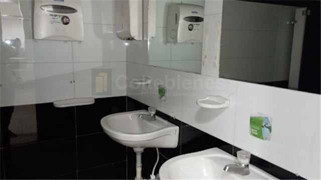 Local en arriendo en Villa Nueva, Medellín, 455 m² · foto 5 de 21