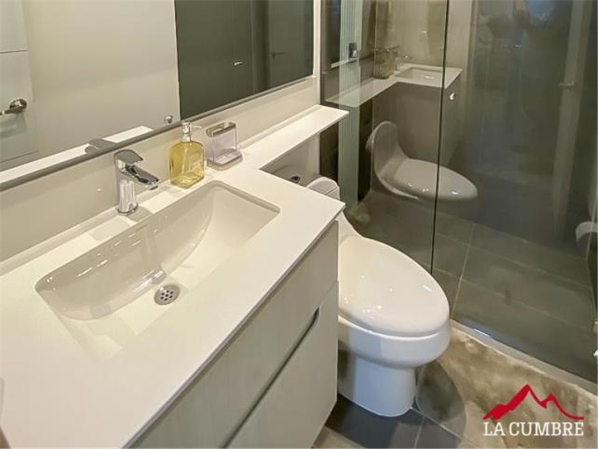 Apartamento de 2 alcobas en arriendo en Los Balsos, Medellín, 100 m² · foto 7 de 10