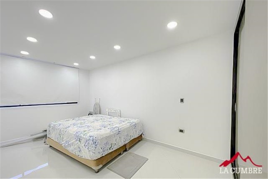 Casa de 3 alcobas en venta en San Lucas, Envigado, 222 m² · foto 11 de 16