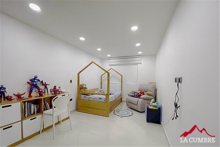 Casa de 3 alcobas en venta en San Lucas, Envigado, 222 m² · foto 13 de 16