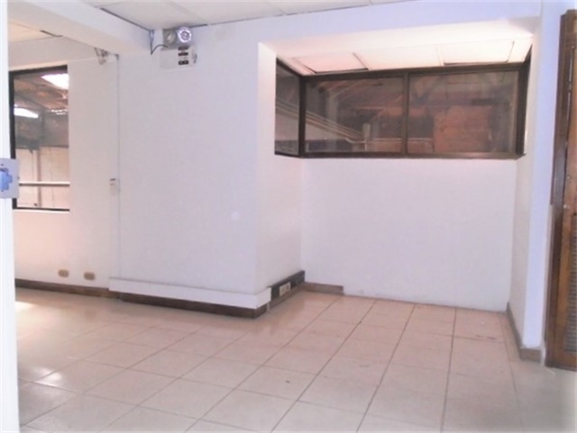 Bodega en arriendo en La Aguacatala, Medellín, 2150 m² · foto 11 de 18