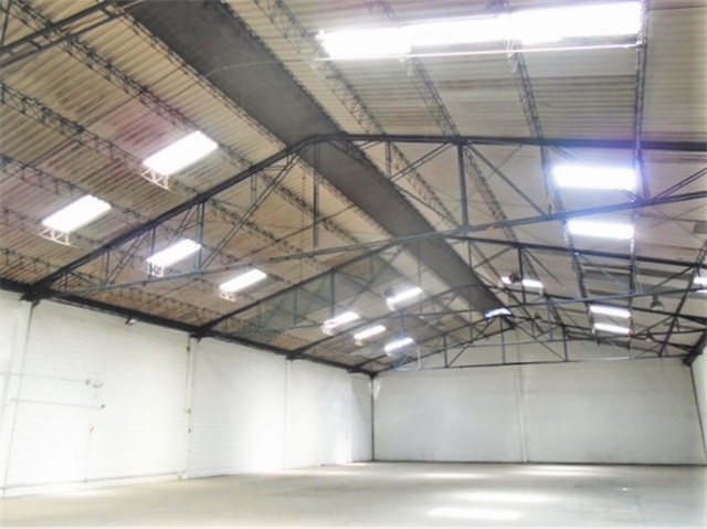 Bodega en venta en La Aguacatala, Medellín, 2150 m² · foto 2 de 18