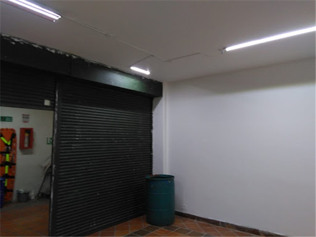 Local en arriendo en San Benito, Medellín, 30 m² · foto 5 de 12