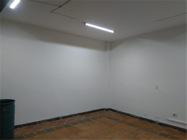 Local en arriendo en San Benito, Medellín, 30 m² · foto 8 de 12