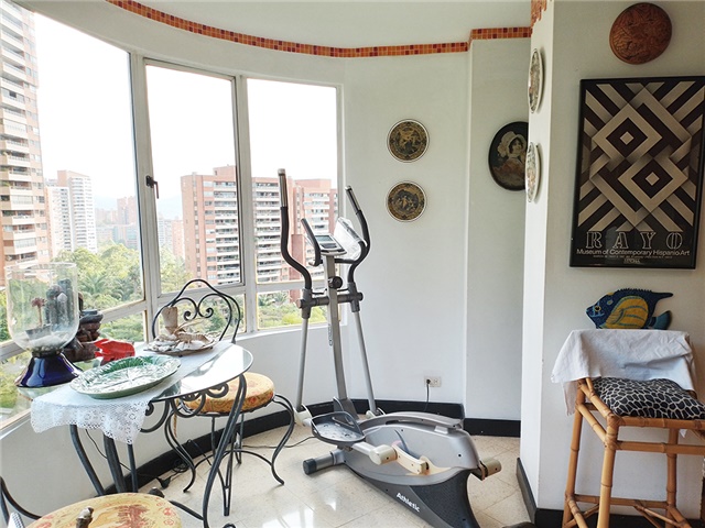 Apartamento de 3 alcobas en venta en El Tesoro, Medellín, 372 m² · foto 17 de 20