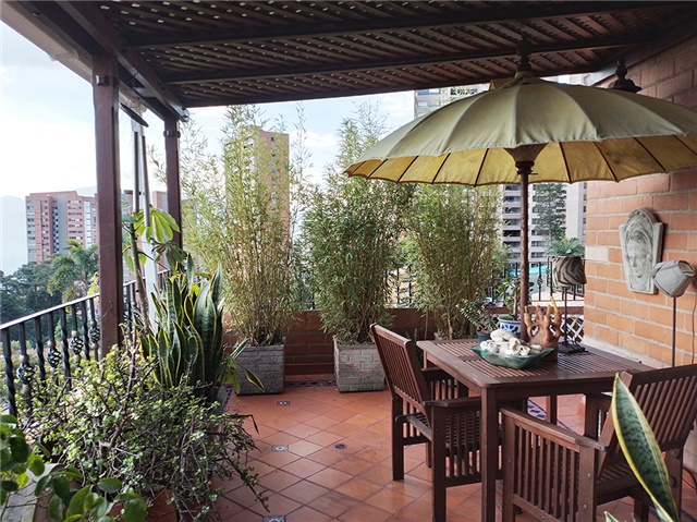 Apartamento de 3 alcobas en venta en El Tesoro, Medellín, 372 m² · foto 19 de 20