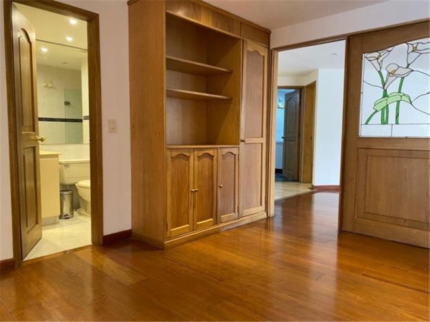 Apartamento de 4 alcobas en venta en Chico Norte, Bogotá, 162 m² · foto 13 de 24