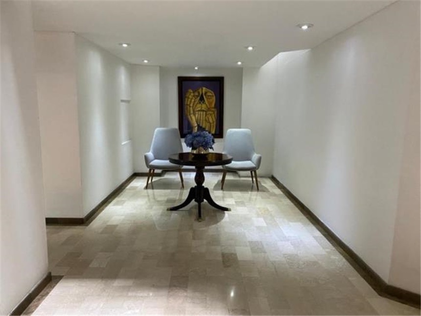 Apartamento de 4 alcobas en venta en Chico Norte, Bogotá, 162 m² · foto 4 de 24