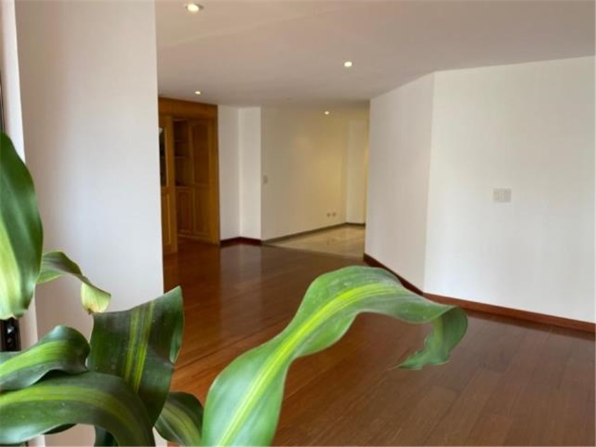 Apartamento de 4 alcobas en venta en Chico Norte, Bogotá, 162 m² · foto 9 de 24