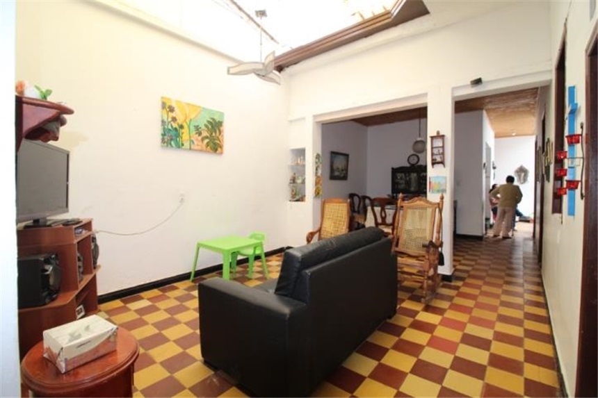 Casa de 5 alcobas en venta en Alvarez Las Americas, Bucaramanga, 200 m² · foto 3 de 19