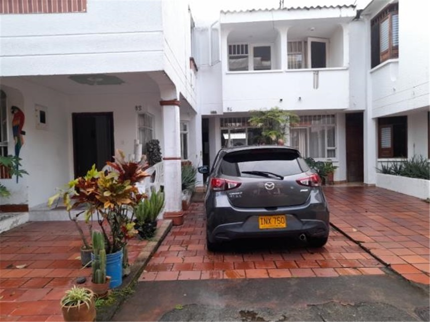 Casa de 3 alcobas en venta en Triangulo, Villavicencio, 140 m² · foto 2 de 24