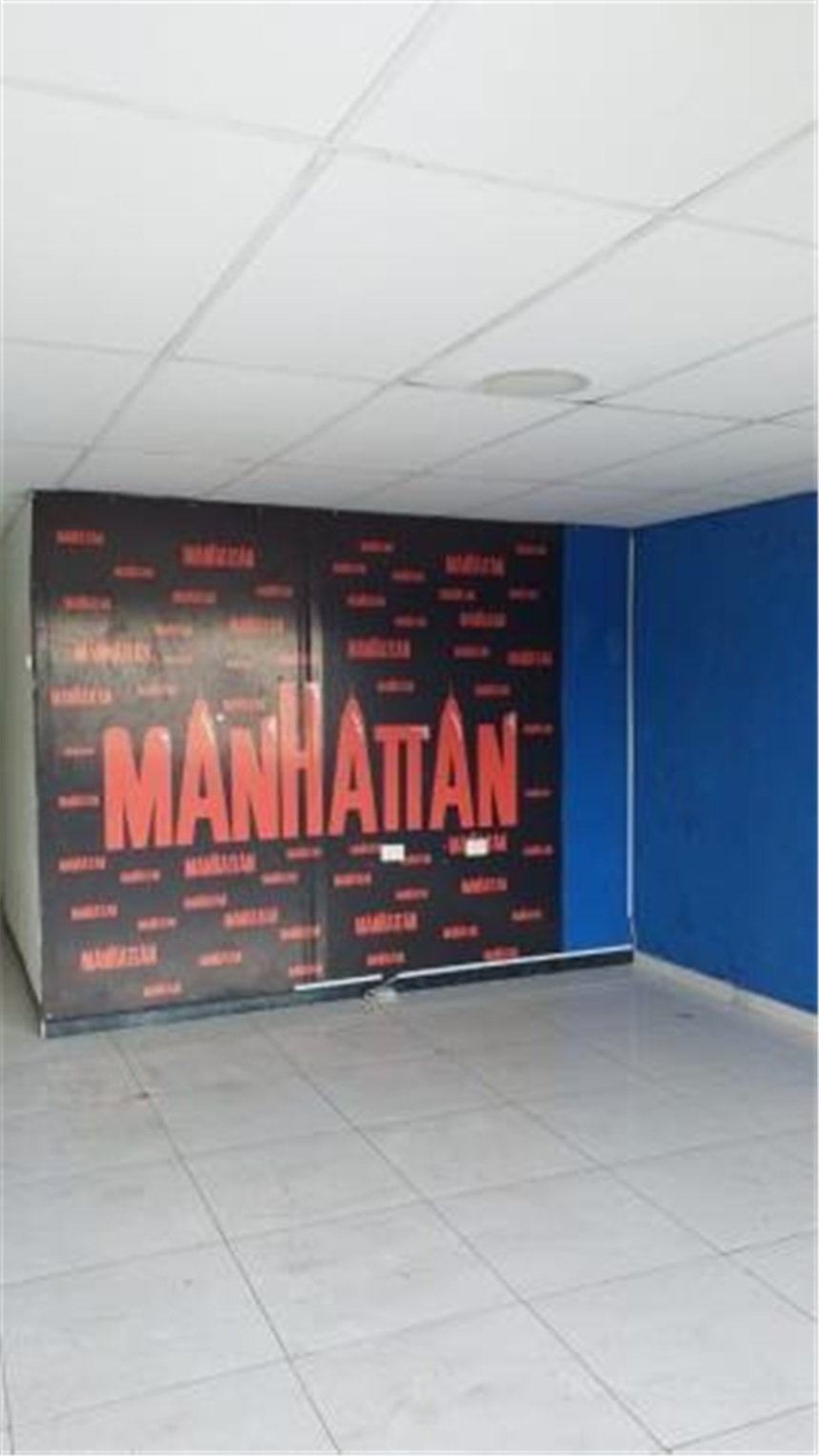 Local en Arriendo - Más