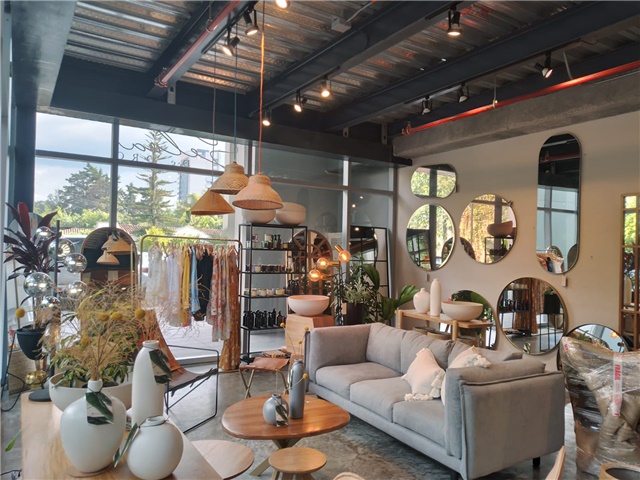 1BR Commercial Space in El tesoro (150 m²) for Sale - 2