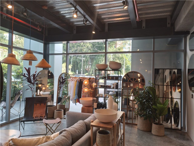 1BR Commercial Space in El tesoro (150 m²) for Sale - 3