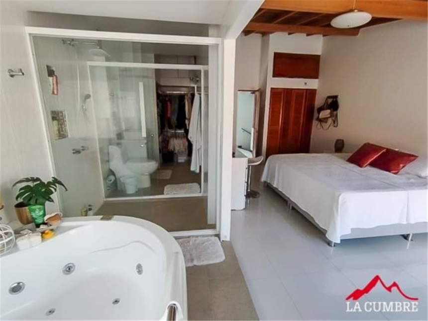 Casa de 4 alcobas en arriendo en Guaduales De La Abadia, Envigado, 210 m² · foto 4 de 12