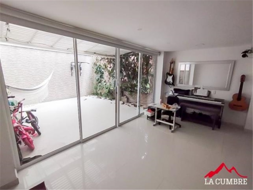 Casa de 4 alcobas en arriendo en Guaduales De La Abadia, Envigado, 210 m² · foto 8 de 12