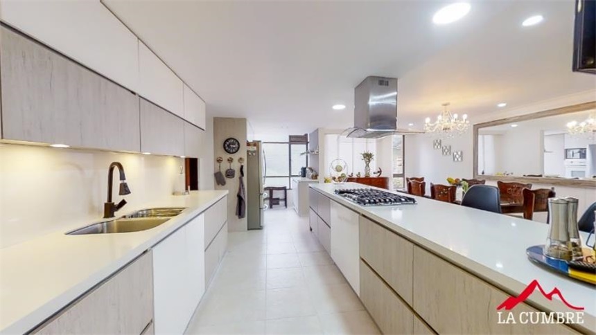 Apartamento de 3 alcobas en arriendo en El Tesoro, Medellín, 300 m² · foto 9 de 23