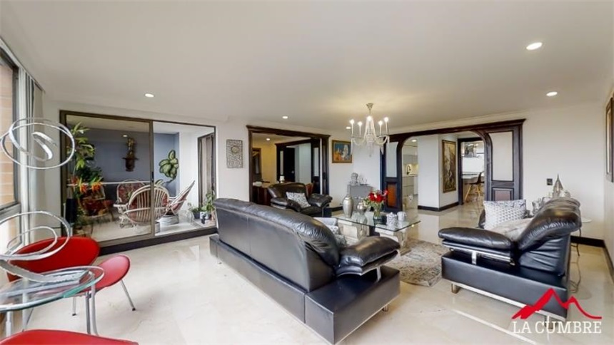 Apartamento de 3 alcobas en arriendo en El Tesoro, Medellín, 300 m² · foto 3 de 23