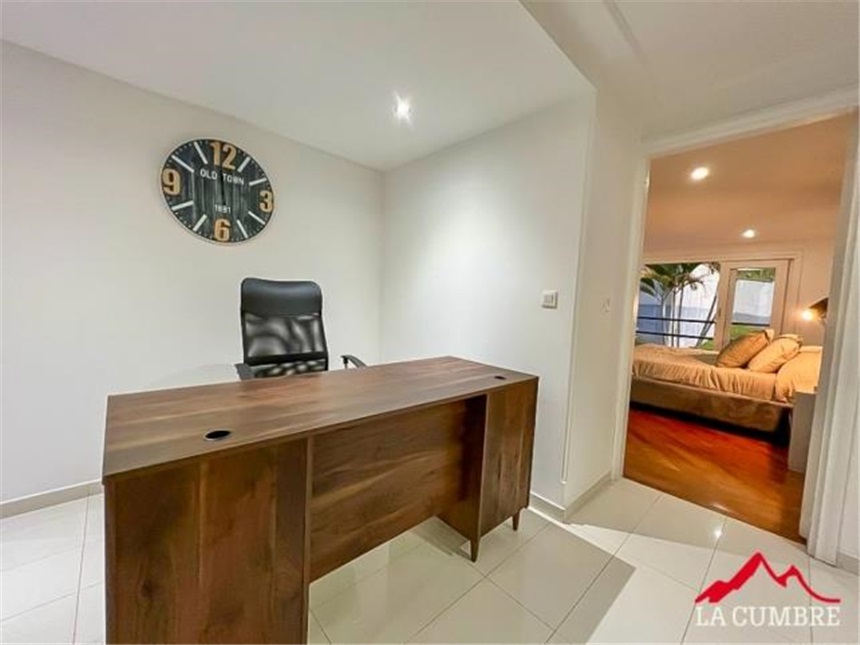 Casa de 5 alcobas en venta en El Tesoro, Medellín, 221 m² · foto 8 de 18