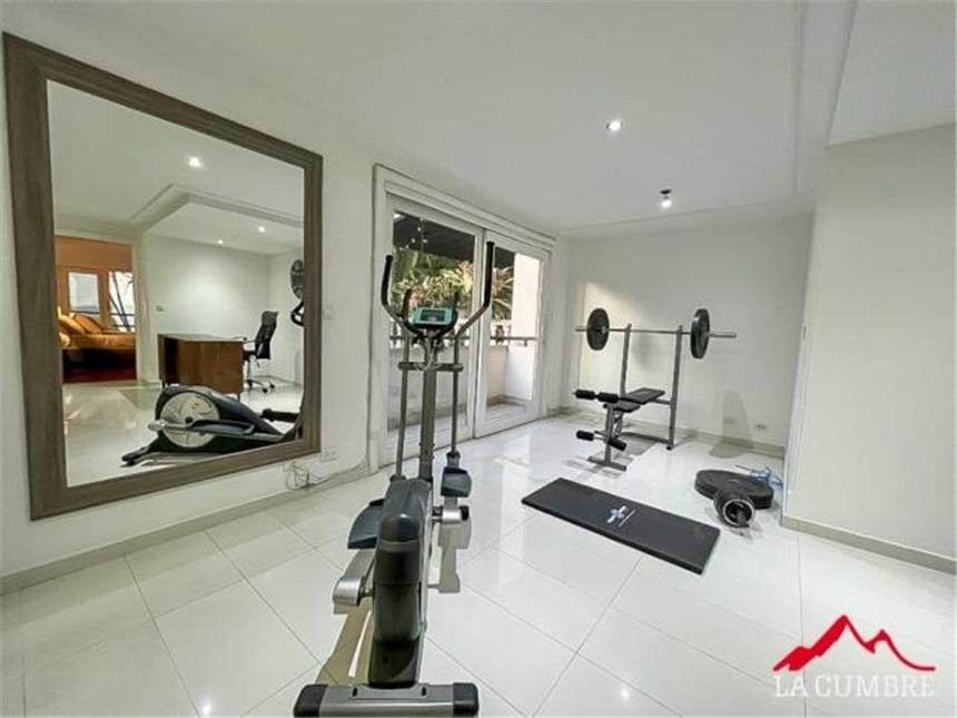 Casa de 5 alcobas en venta en El Tesoro, Medellín, 221 m² · foto 7 de 18