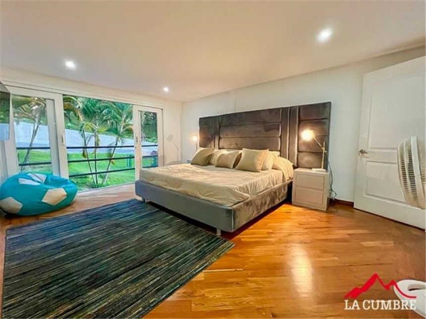 Casa de 5 alcobas en venta en El Tesoro, Medellín, 221 m² · foto 10 de 18
